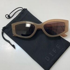 Diff Eyewear Beige Sunglasses